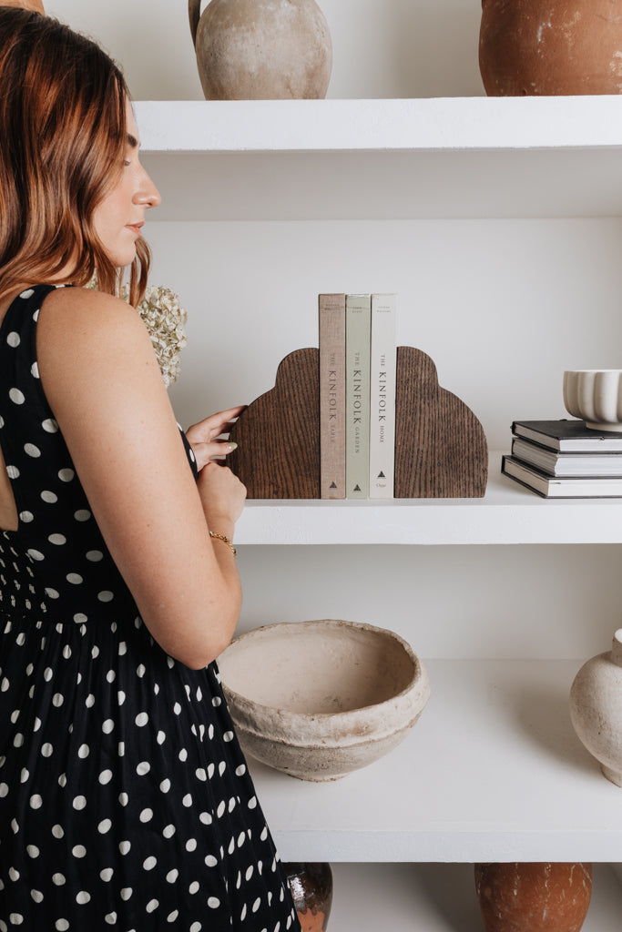 Heirloom Scalloped Bookend Set - Black