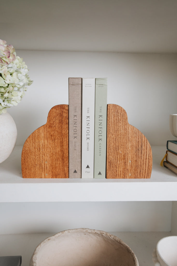 Heirloom Scalloped Bookend Set - Natural