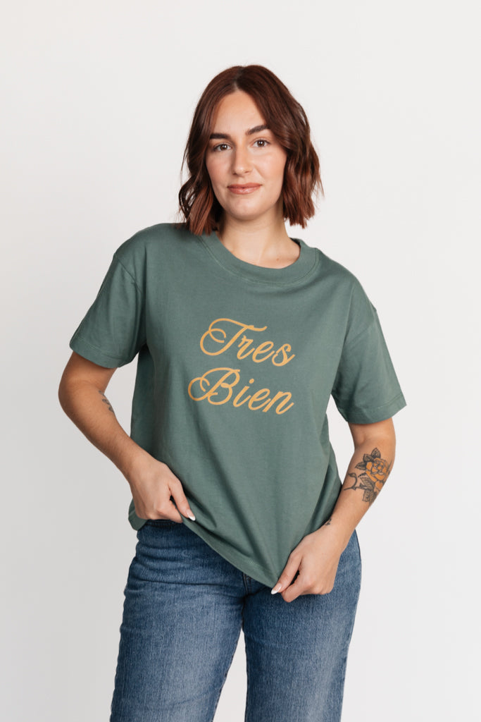 Tres Bien Tee